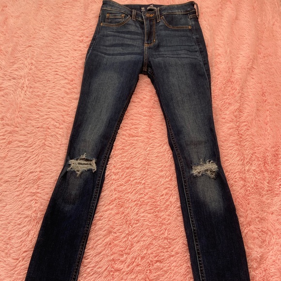 Hollister Jeans - Picture 2 of 3